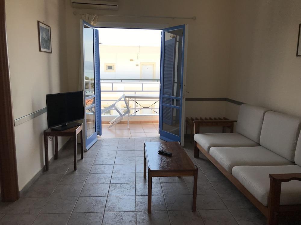 Amazones Villas Apartments Херсониссос Экстерьер фото